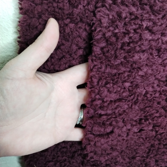 Jockey Maroon Hooded Sherpa Vest - Picture 3 of 6